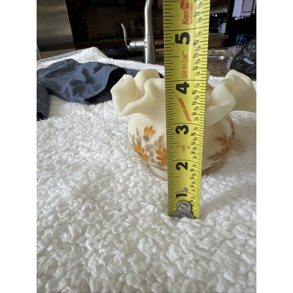 Vintage Fenton Satin Custard Art Glass Vase, Floral Motif by D.Robinson - Picture 7 of 7